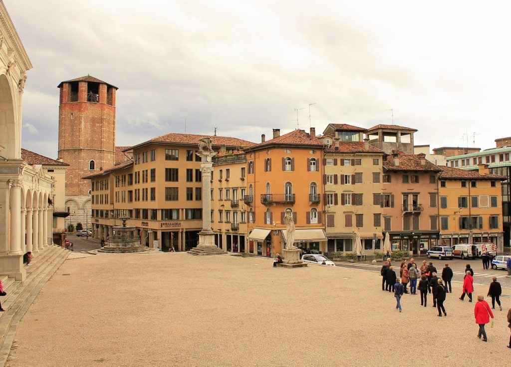 Udine map roads art